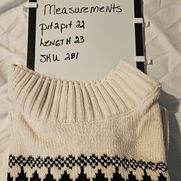 Christian Siriano Plush Mock Neck Winter Sweater Med Zig Zag White Black - Picture 8 of 8